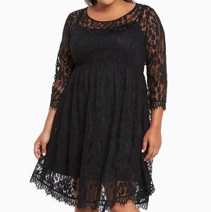 LACE V-HEM SKATER DRESS